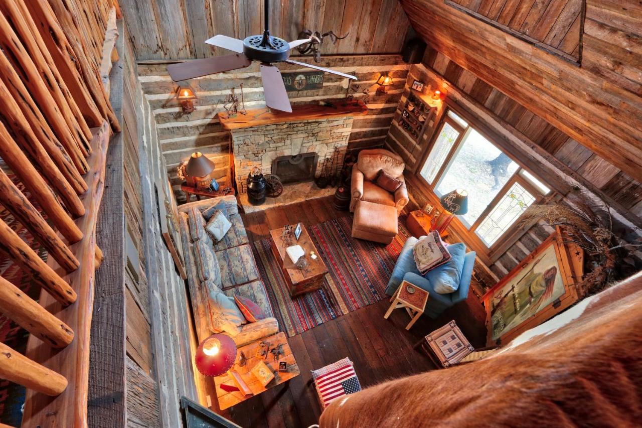 Villa Log Cabin At Old Glory Ranch Wimberley Exterior foto