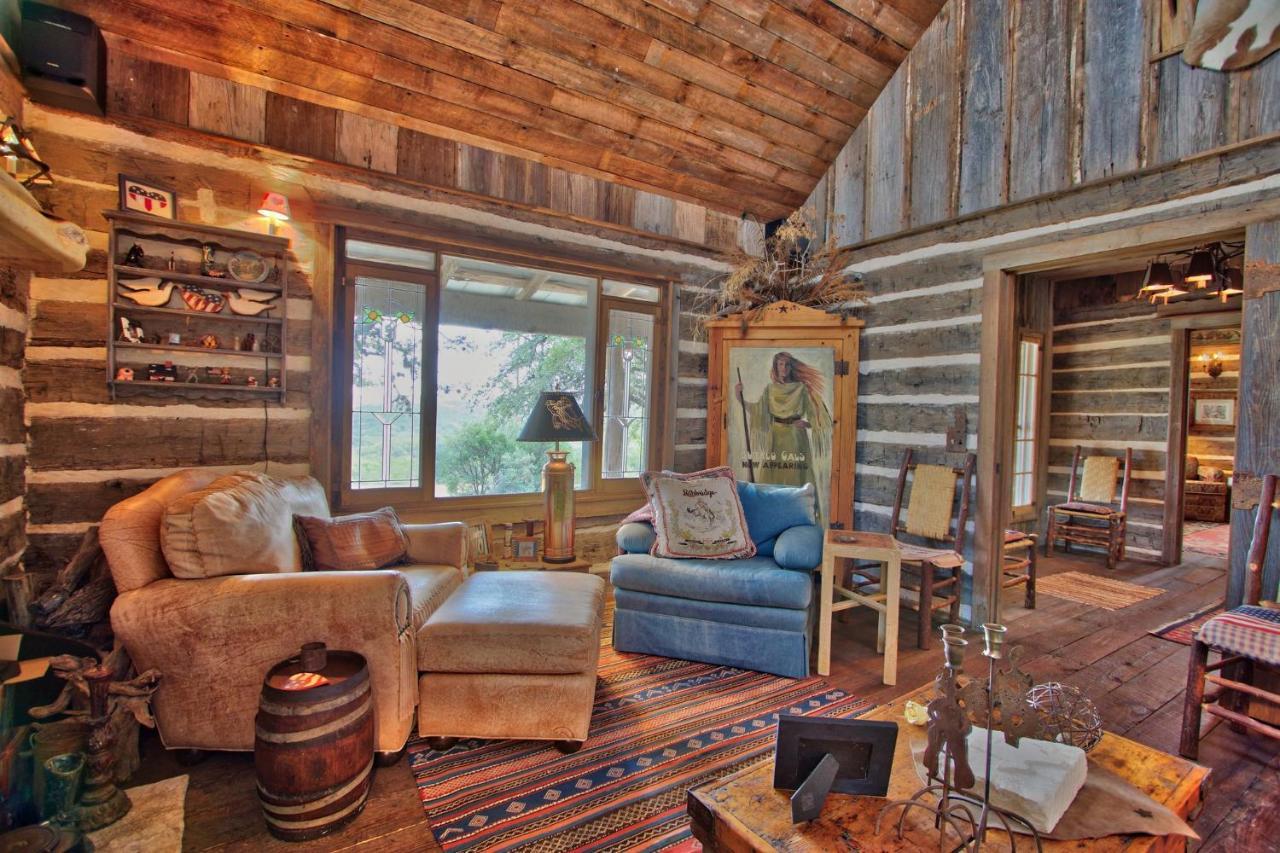 Villa Log Cabin At Old Glory Ranch Wimberley Exterior foto