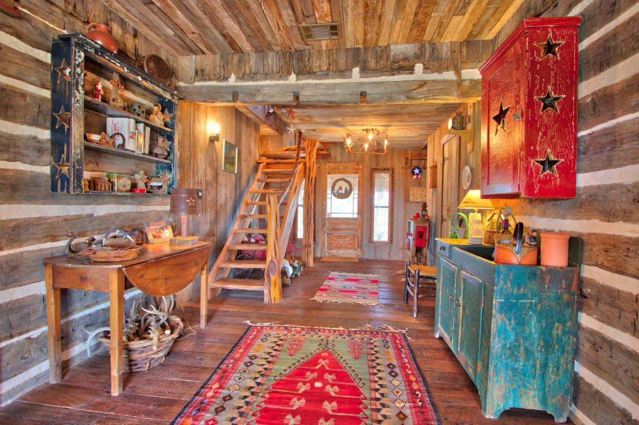Villa Log Cabin At Old Glory Ranch Wimberley Exterior foto