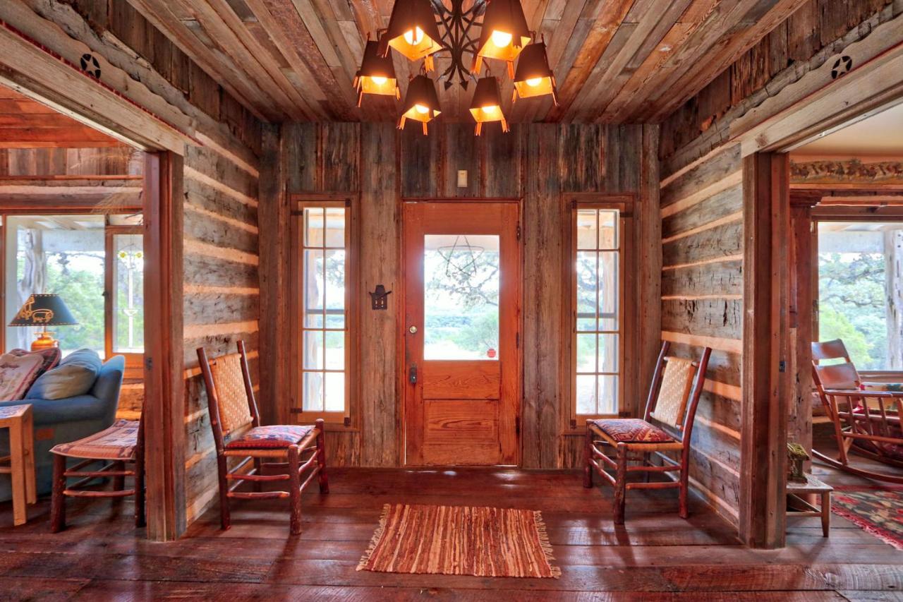 Villa Log Cabin At Old Glory Ranch Wimberley Exterior foto