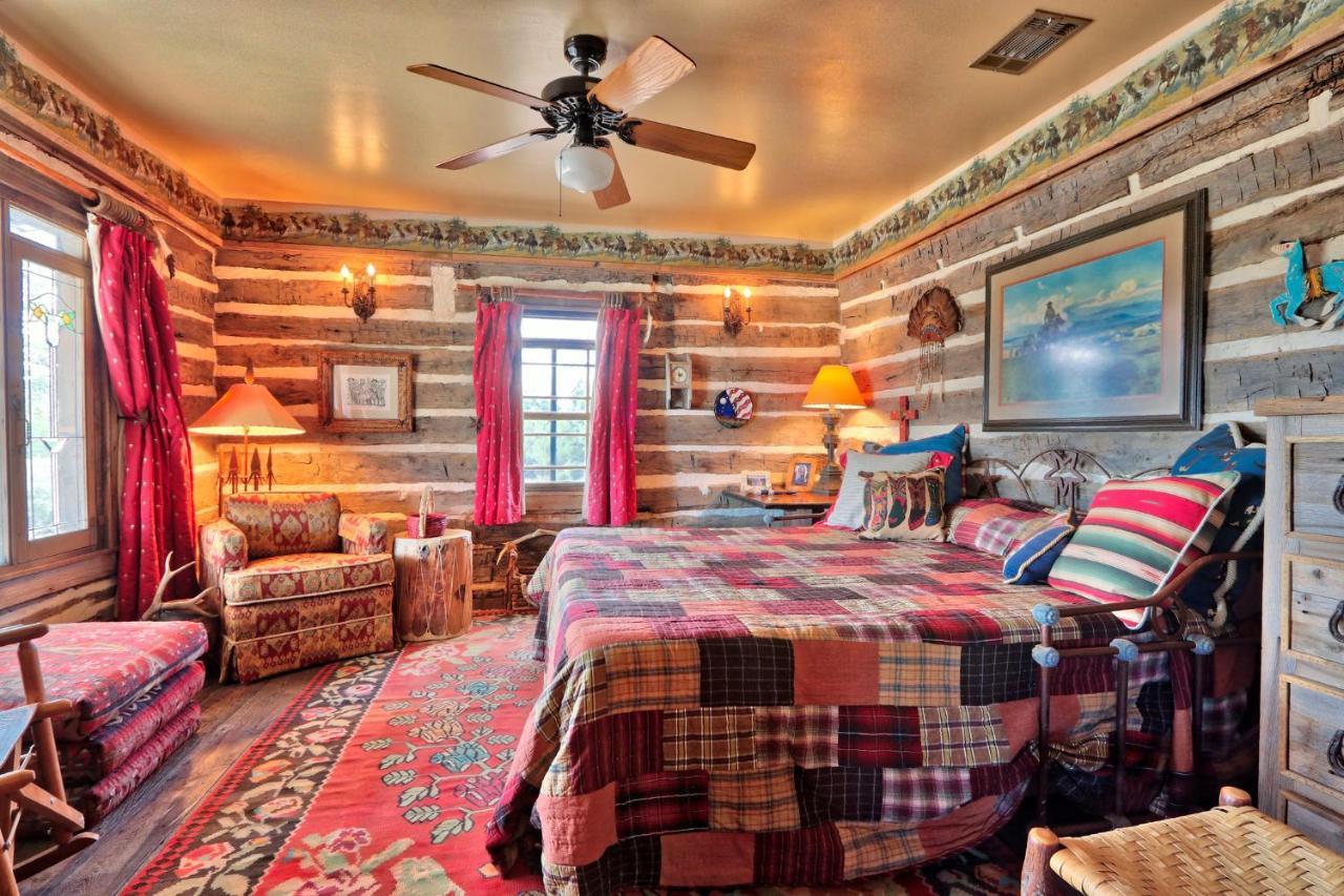 Villa Log Cabin At Old Glory Ranch Wimberley Exterior foto
