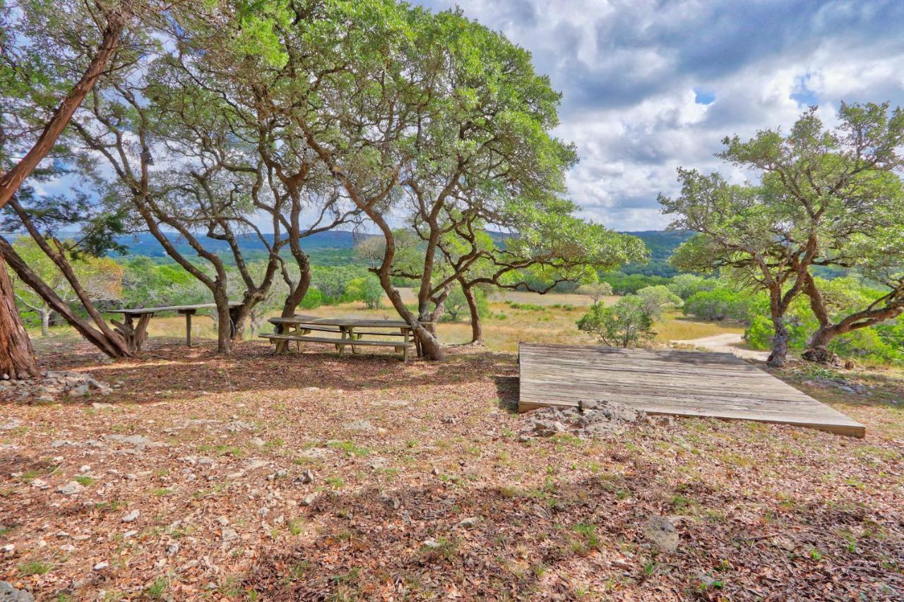 Villa Log Cabin At Old Glory Ranch Wimberley Exterior foto