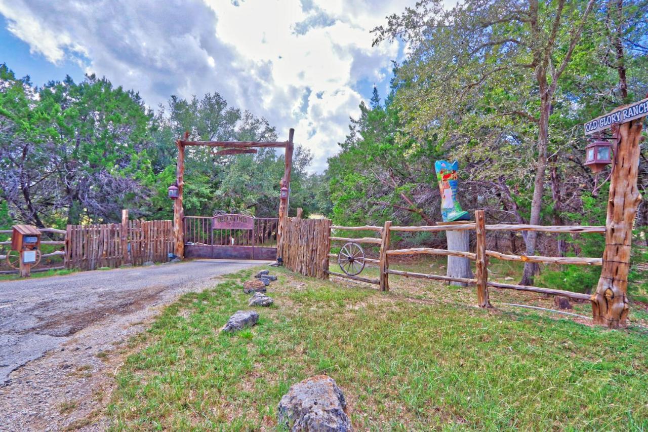 Villa Log Cabin At Old Glory Ranch Wimberley Exterior foto