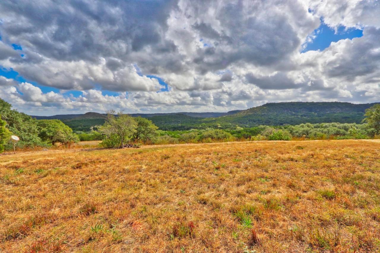 Villa Log Cabin At Old Glory Ranch Wimberley Exterior foto